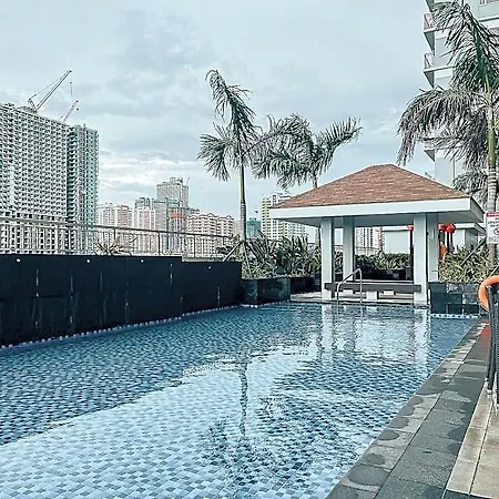 Smdc Coast Walking Distance Picc-Balcony City View